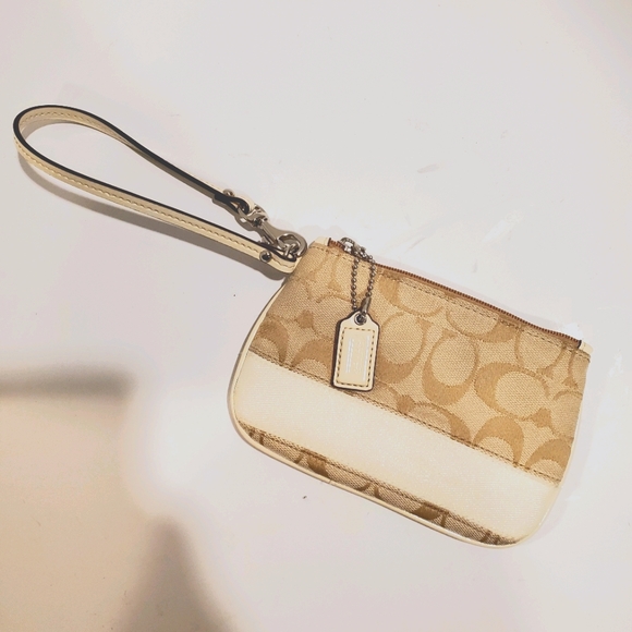 Coach wallet wristlet. - Picture 2 of 4